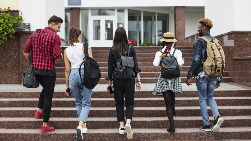 Admission requirements to Canadian universities